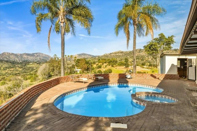 1050 Rice Canyon Rd, Fallbrook, CA 92028