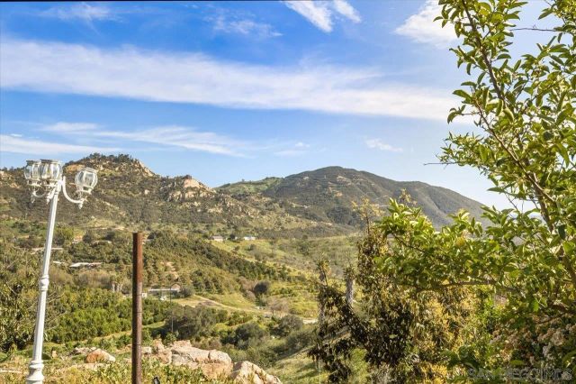 1050 Rice Canyon Rd, Fallbrook, CA 92028