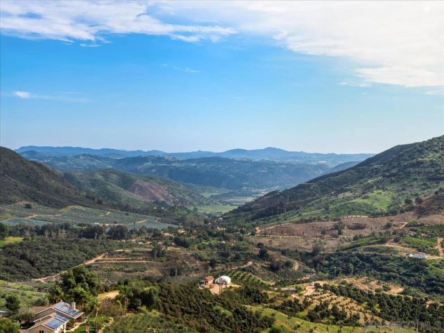 1050 Rice Canyon Rd, Fallbrook, CA 92028