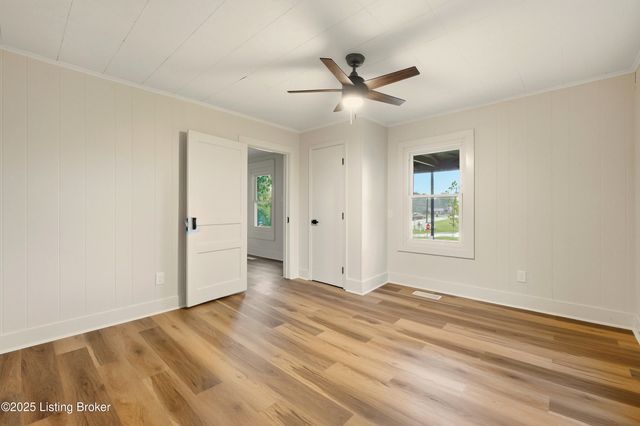 624 W Elm Rd, Radcliff, KY 40160