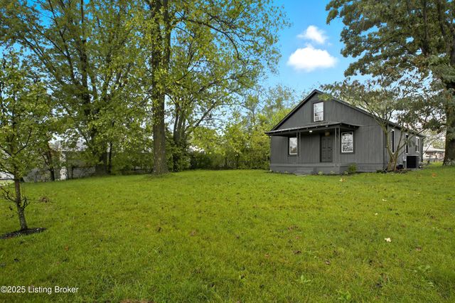 624 W Elm Rd, Radcliff, KY 40160