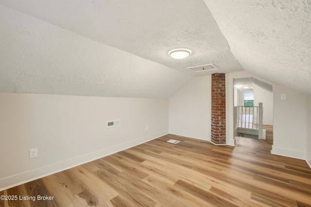 624 W Elm Rd, Radcliff, KY 40160