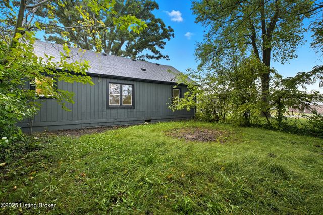 624 W Elm Rd, Radcliff, KY 40160