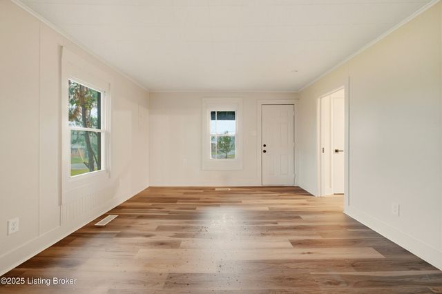 624 W Elm Rd, Radcliff, KY 40160