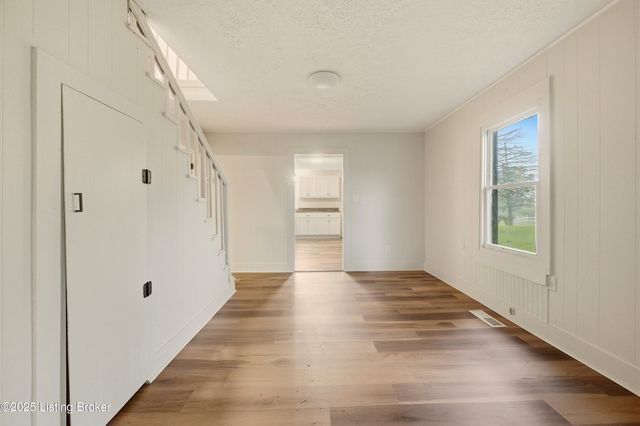 624 W Elm Rd, Radcliff, KY 40160