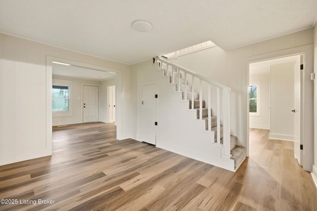 624 W Elm Rd, Radcliff, KY 40160