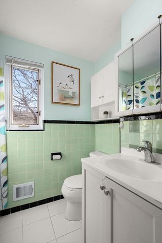 38 Grant Ave 38, Watertown, MA 02472