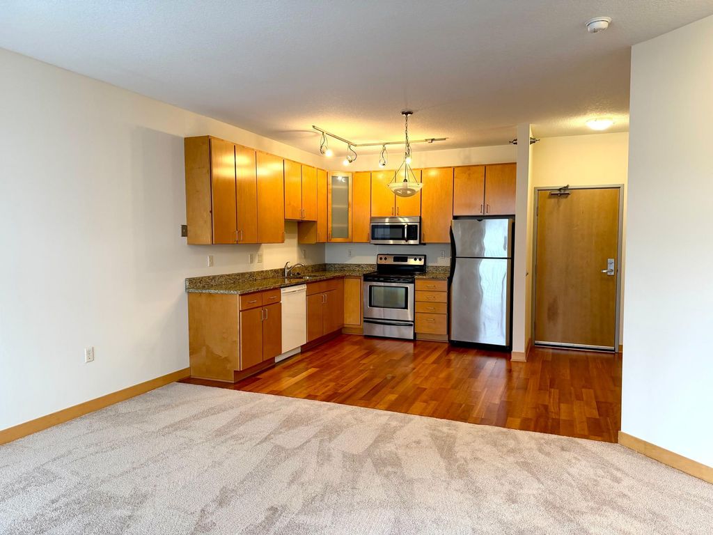 2600 University Avenue SE 106, Minneapolis, MN 55414 — photo 2