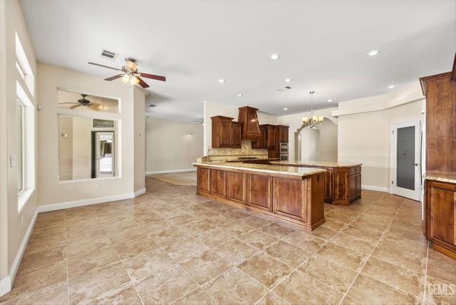 14637 Tribute Way, Bakersfield, CA 93314