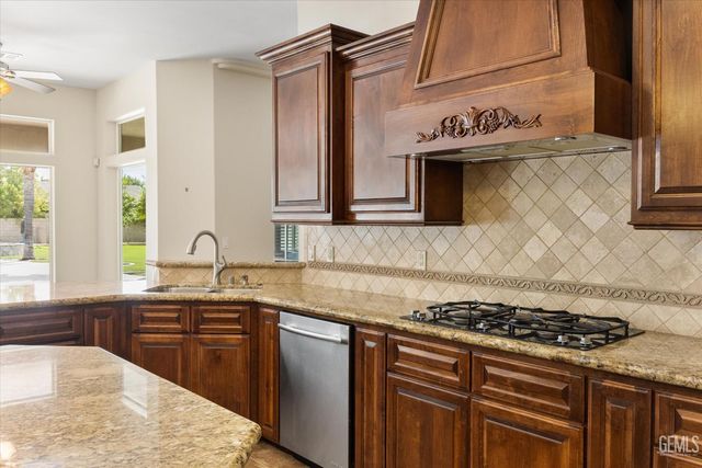 14637 Tribute Way, Bakersfield, CA 93314