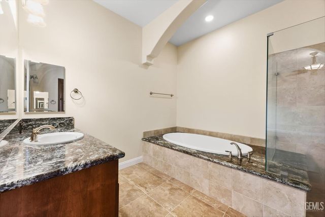 14637 Tribute Way, Bakersfield, CA 93314