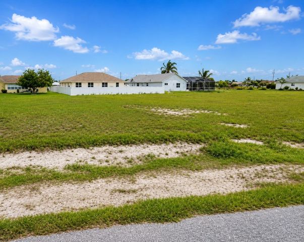 2524 NW 7TH STREET, Cape Coral, FL 33993