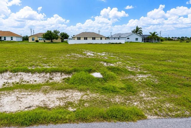 2524 NW 7TH STREET, Cape Coral, FL 33993