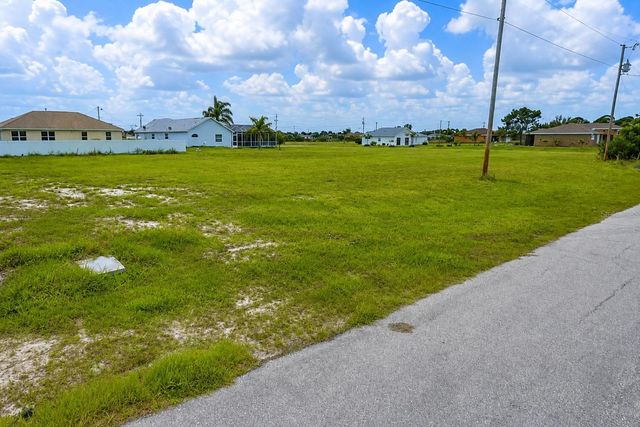 2524 NW 7TH STREET, Cape Coral, FL 33993