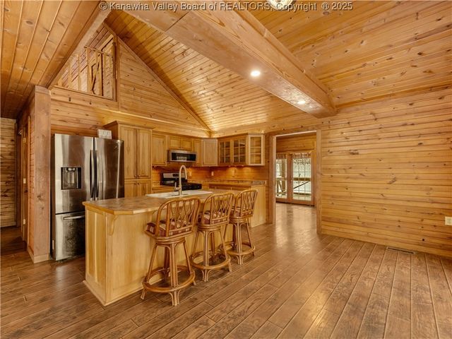 258 Erickson Drive, Gallipolis Ferry, WV 25515