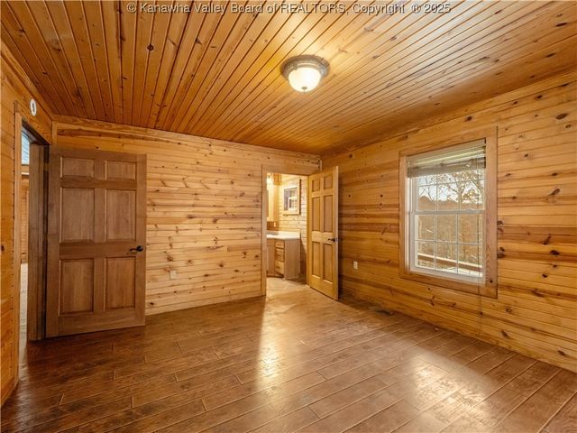 258 Erickson Drive, Gallipolis Ferry, WV 25515