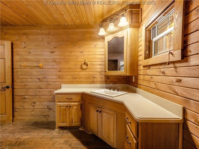 258 Erickson Drive, Gallipolis Ferry, WV 25515