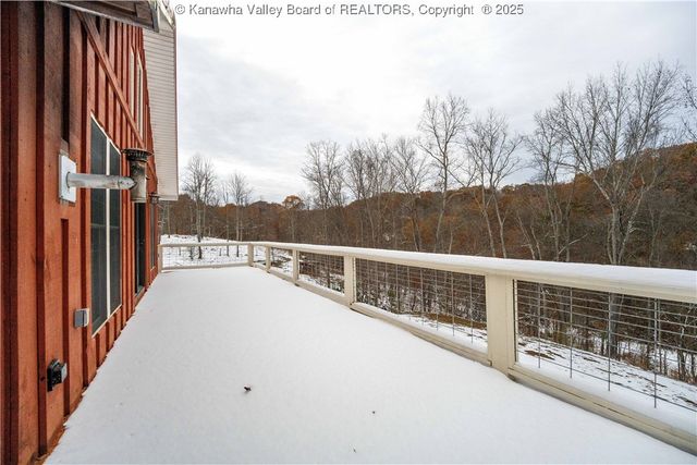 258 Erickson Drive, Gallipolis Ferry, WV 25515