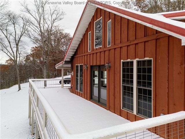 258 Erickson Drive, Gallipolis Ferry, WV 25515