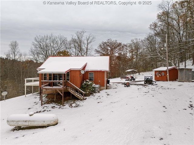 258 Erickson Drive, Gallipolis Ferry, WV 25515
