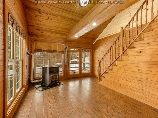 258 Erickson Drive, Gallipolis Ferry, WV 25515