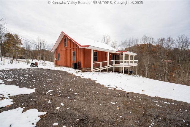 258 Erickson Drive, Gallipolis Ferry, WV 25515