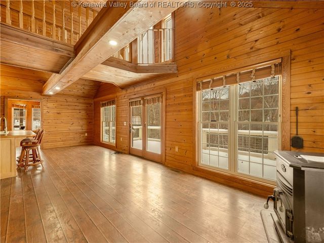 258 Erickson Drive, Gallipolis Ferry, WV 25515