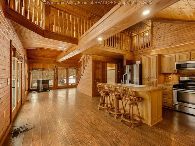 258 Erickson Drive, Gallipolis Ferry, WV 25515