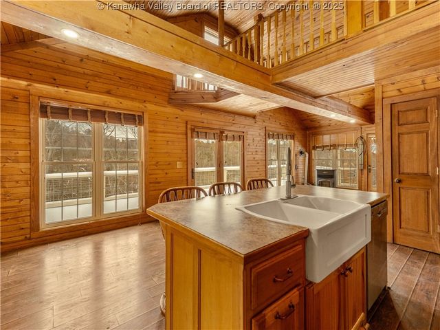 258 Erickson Drive, Gallipolis Ferry, WV 25515