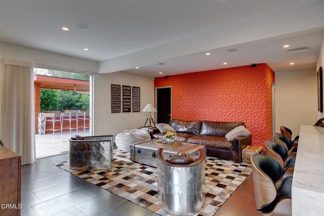 425 Anita Drive, Pasadena, CA 91105