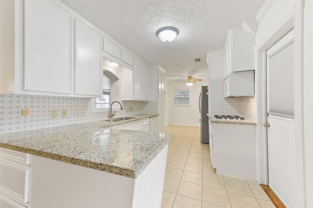 10515 Eddystone Drive, Houston, TX 77043