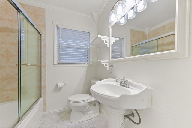 10515 Eddystone Drive, Houston, TX 77043