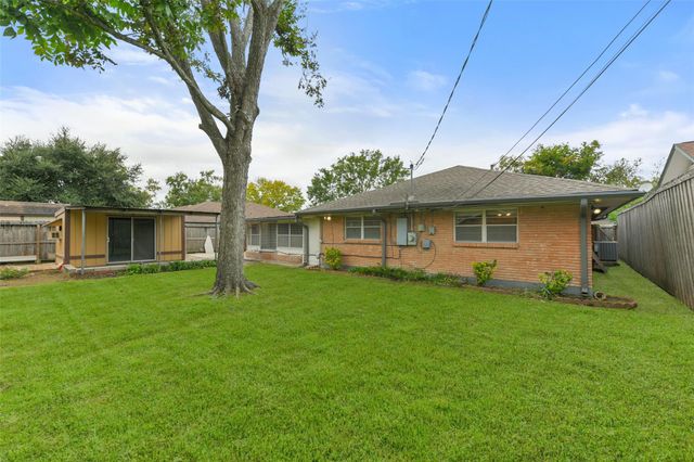 10515 Eddystone Drive, Houston, TX 77043