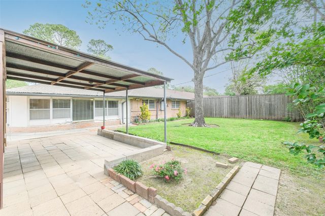10515 Eddystone Drive, Houston, TX 77043
