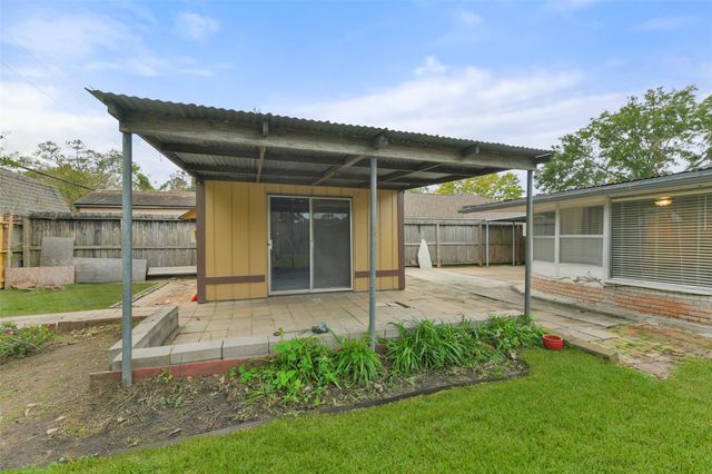 10515 Eddystone Drive, Houston, TX 77043