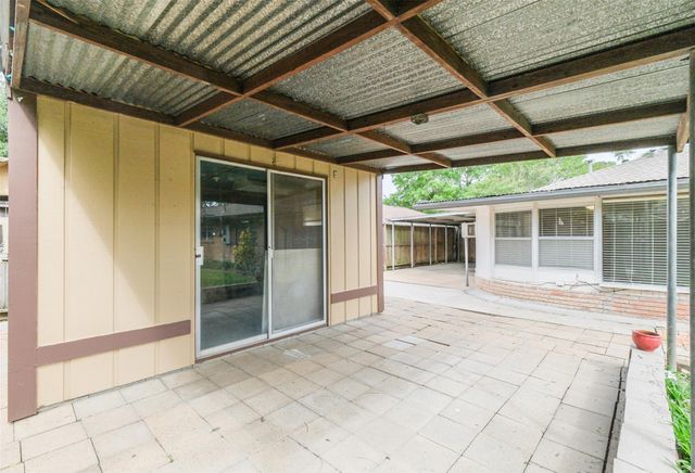 10515 Eddystone Drive, Houston, TX 77043