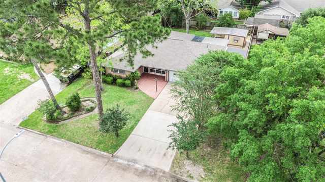 10515 Eddystone Drive, Houston, TX 77043
