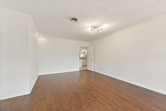 10515 Eddystone Drive, Houston, TX 77043
