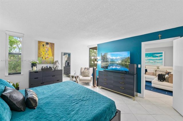 6800 Cypress Rd 513, Plantation, FL 33317