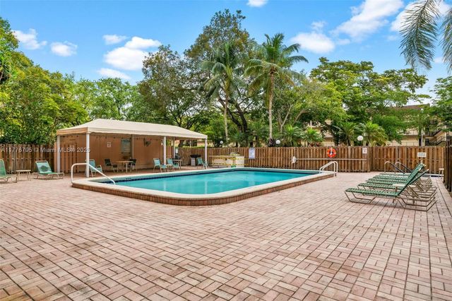 6800 Cypress Rd 513, Plantation, FL 33317