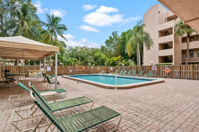 6800 Cypress Rd 513, Plantation, FL 33317