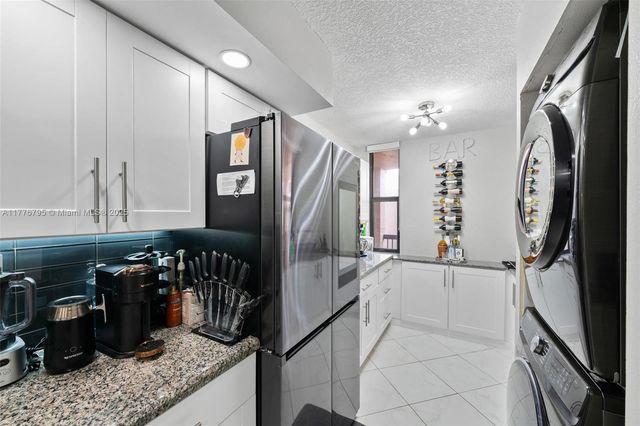 6800 Cypress Rd 513, Plantation, FL 33317
