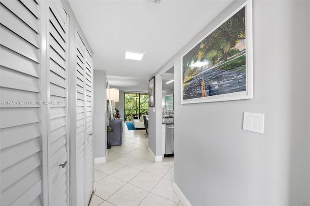 6800 Cypress Rd 513, Plantation, FL 33317