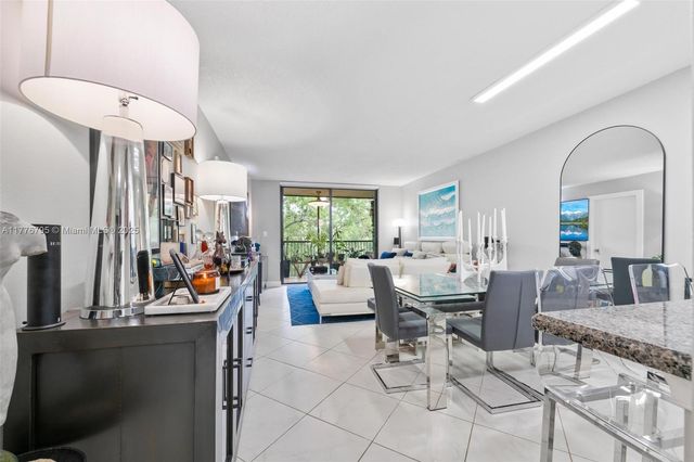 6800 Cypress Rd 513, Plantation, FL 33317