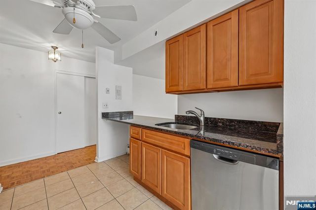 135-167 S Maple Avenue 137 H, Ridgewood, NJ 07450