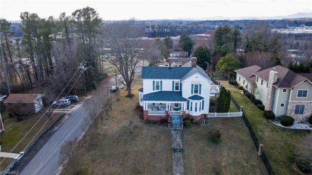 519 Maple Street, Mount Airy, NC 27030