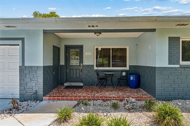 3282 HONEYSUCKLE RD, Largo, FL 33770