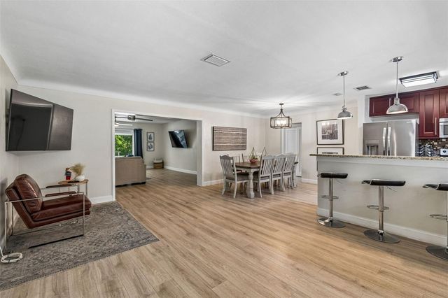 3282 HONEYSUCKLE RD, Largo, FL 33770