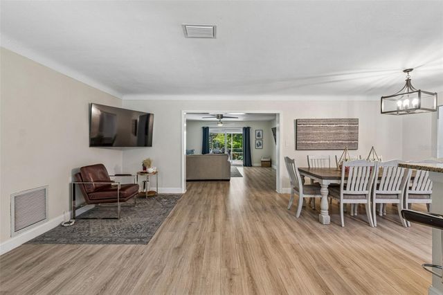 3282 HONEYSUCKLE RD, Largo, FL 33770
