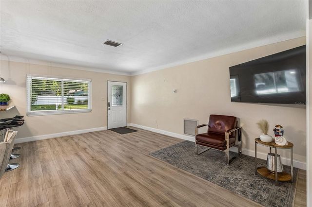 3282 HONEYSUCKLE RD, Largo, FL 33770